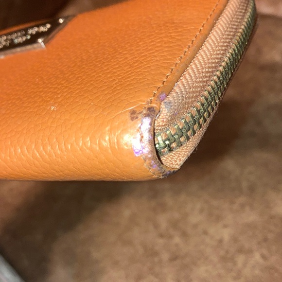 Michael Kors Caramel Leather Zip Wallet - Picture 4 of 8